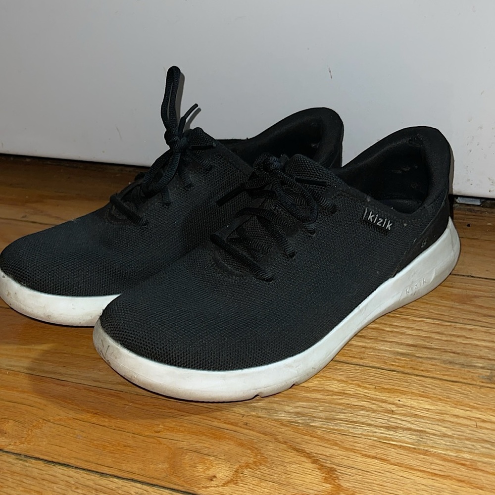 Kizik Women’s Madrid Eco-Knit Sneaker, Black & White Slip-On, No Tie, Hands-Free